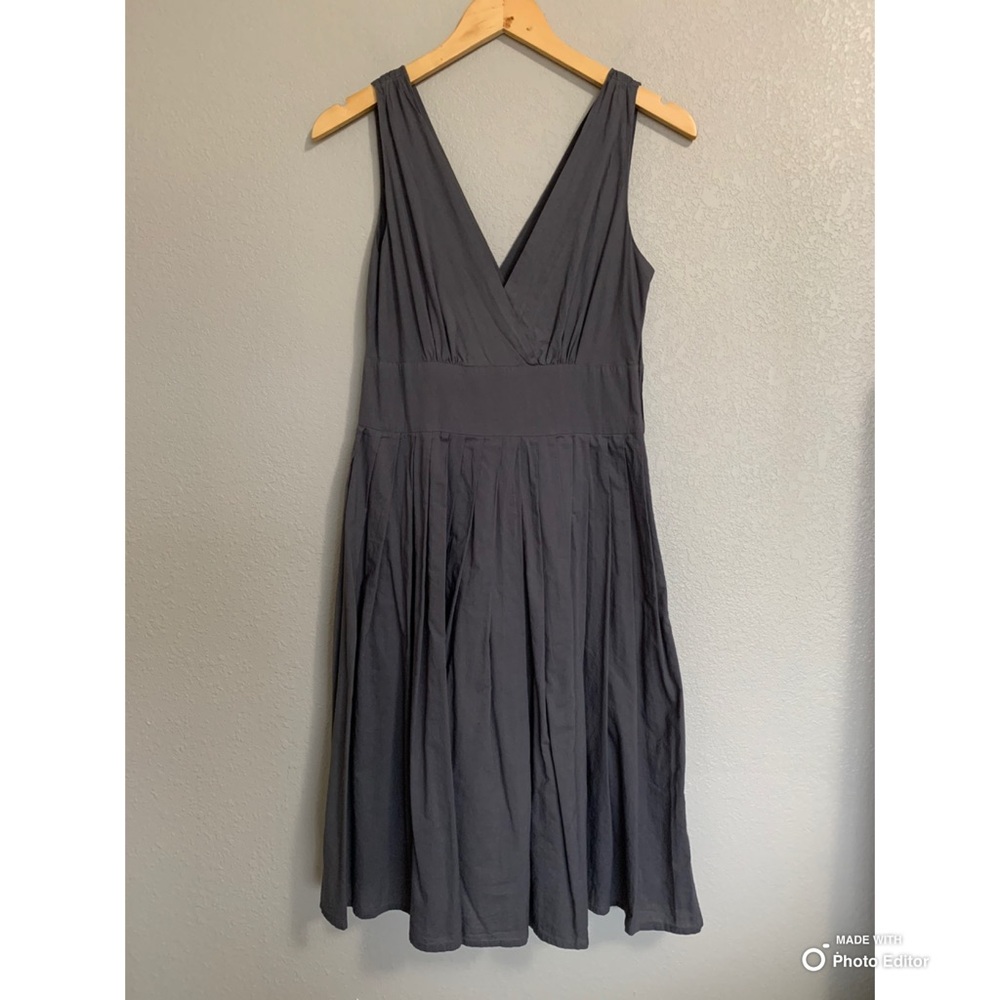 Aryeh Gray Pleated Sleeveless Dress Size Small EUC